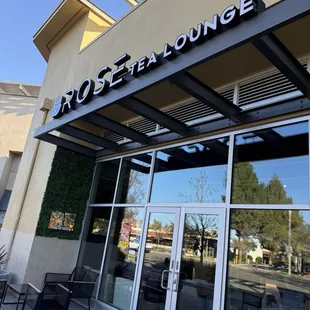 Exterior - between starbird and curry pizza