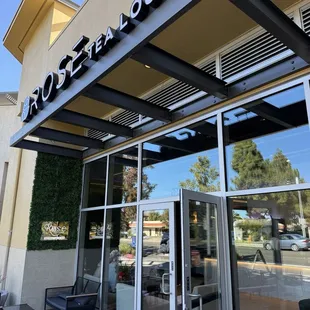 Entrance and external seating