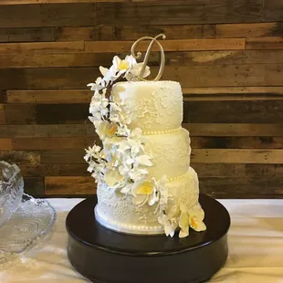 a three tiered wedding cake