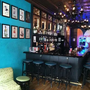SILKS BAR