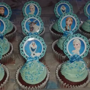 Frozen themed cupcakes
