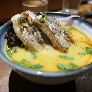 Laksa and ribbon fisj