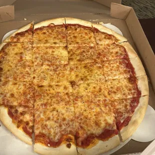 16" thin cheese. 7/10