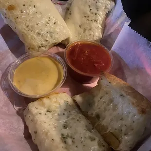 Garlic bread with cheese