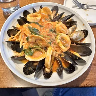 Mixed Seafood Linguini