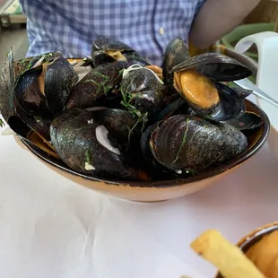 Mussels and fries