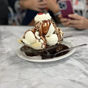 Karee&apos;s Hot Fudge Banana