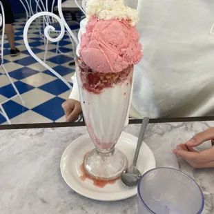 Tracy&apos;s Red and White
