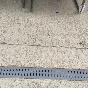 Trash all around and in pool. Black birds in the pool because if the litter. And how about the braid? Disgusting.