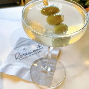 Dirty Martini |Instagram @restaurant_aholic