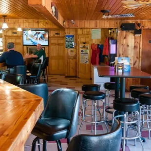 the bar and dining area