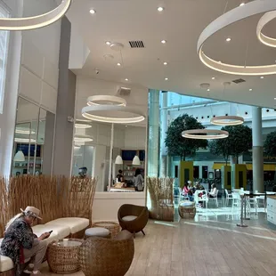 Huge, open, airy dining space and there's more space outside...