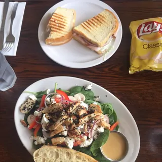 Black Sesame Chicken Spinach Salad