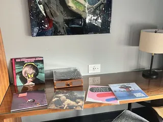 Renaissance Saint Elm Dallas Downtown Hotel