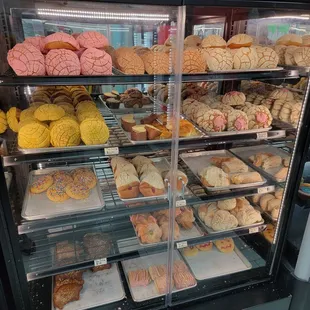Pan Dulce assortment, many styles