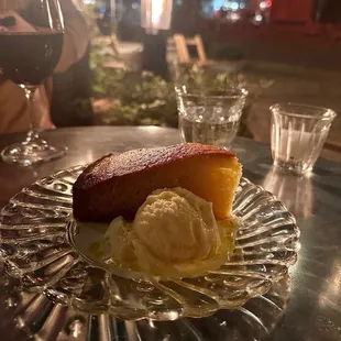 Olive oil cake a la mode