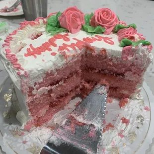 Strawberry cake with strawberry filling