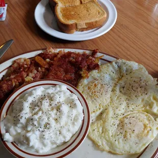 Corned beef with 3 eggs, substituted the potatoes with cottage cheese