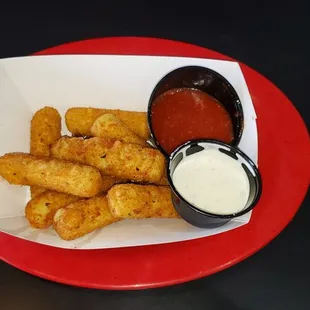 Mozzarella Sticks (4 Stars) w/ Ranch (3 Stars) &amp; Marinara (2.5 Stars) - $9.00 (8 pc)