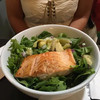 Grilled Salmon Salad