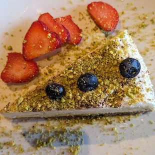 Top view // pistachio cheesecake