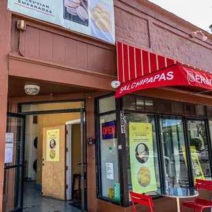 Rosi's Alfajores serves some amazing Peruvian bites!