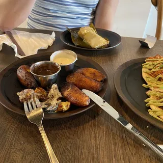 Platanos/Crema/Frijoles