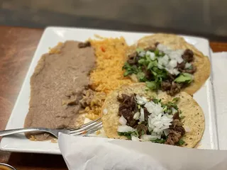 La Comercial Tienda & Mexican Cuisine