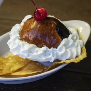 Fried Ice Cream - IG: @nelson_eats