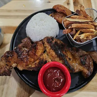 food, chicken wings and fried chicken