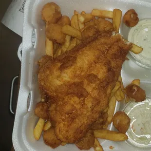 Fish and scallops plate