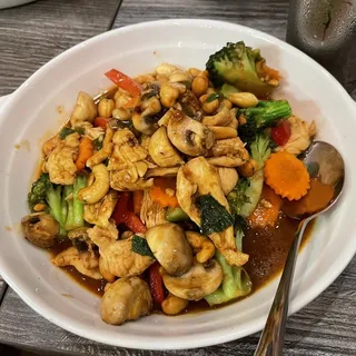 Hi Ma Parn Chicken Lunch Special