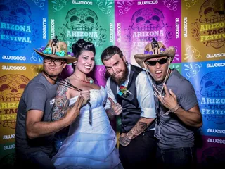 Awesoos: The Photo Wranglers