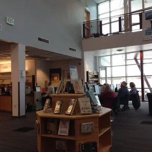 Ross-University Hills Branch Library
