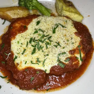Petto di Pollo Parmigiana alla Rossini