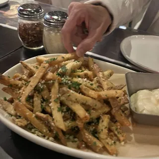 PARMESAN FRIES