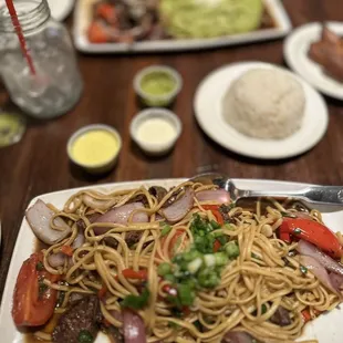 Tallarin Saltado De Carne