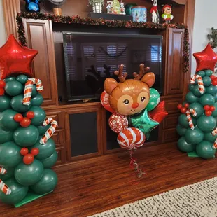 Christmas Tree Balloon Pillars