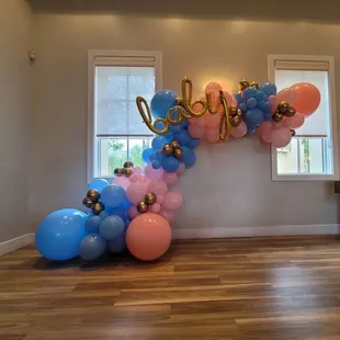 Gender Reveal balloon garland