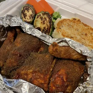 32 spice rotisserie chicken with mashed potatoes and veggies