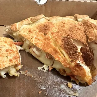 Calzone extra cheesy