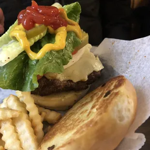 ows a hamburger and fries