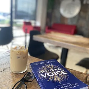 Iced Signature latte