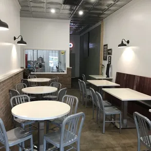 Side dining area, there is also a good bit of outdoor seating options. Wish I had snapped a pic of the updated counter area.