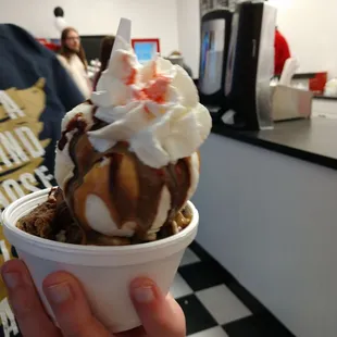 Reese sundae
