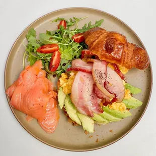 Good morning LES with smoked salmon