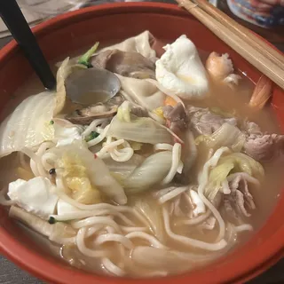 8. Kimchi Dumpling Hot Pot
