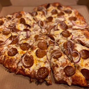 Valentine's pizza with linguica and red onions.