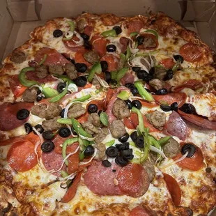 14&quot; Large King Arthur&apos;s Supreme Pizza