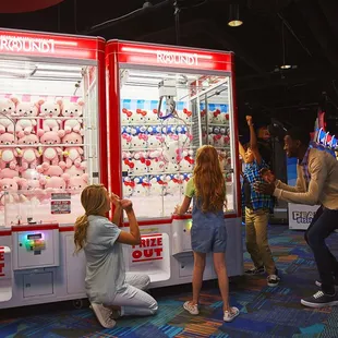 Round1, Bar near you, Crane game near you, things to do with kids, Japanese game, Hello Kitty, Sanrio, San-X, Rilakkuma, Japanese Figure